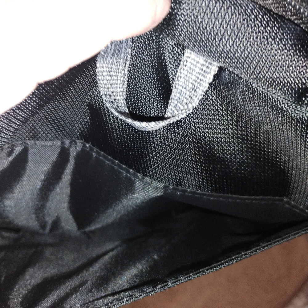 Travelon Anti Theft Greenlander Small Crossbody - Picture 7 of 13